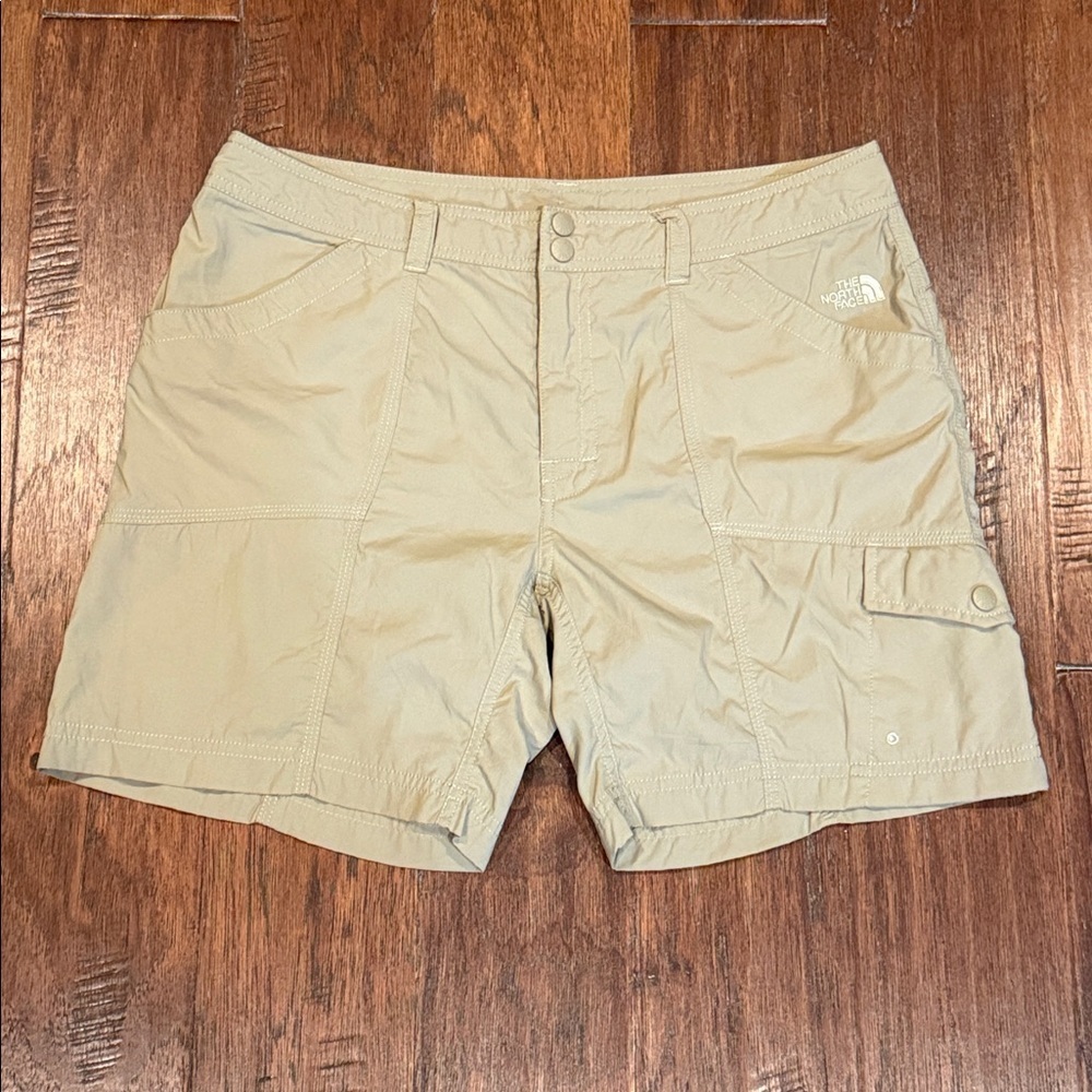 Size 12 Women’s The North Face Beige Cargo Shorts - Picture 3 of 10